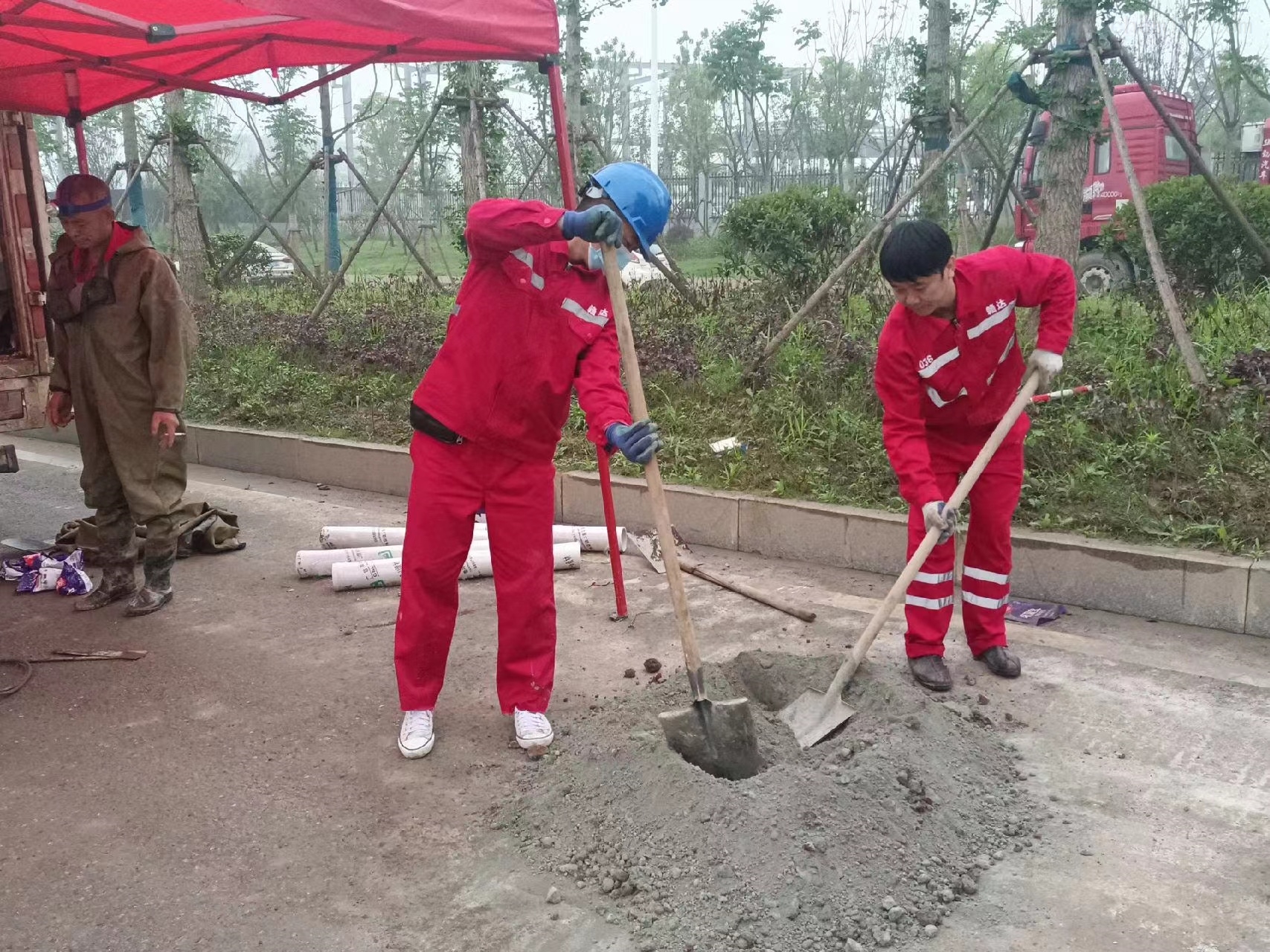临颍管道疏通哪家好】及时进行市政管道清淤